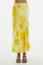 Load image into Gallery viewer, WILD FLOWER WRAP SKIRT | FLORAL
